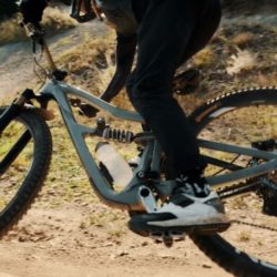 Bidon rowerowy FIDLOCK Twist Comp 750 + baza Bike