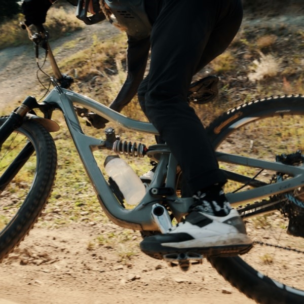 Bidon rowerowy FIDLOCK Twist Comp 750 + baza Bike