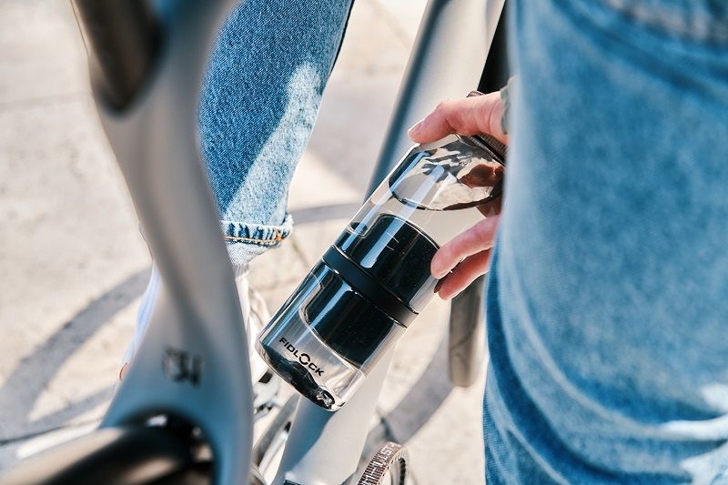 Bidon FIDLOCK Twist 700 Life + baza Bike Bidon FIDLOCK Twist 700 Life + baza Bike