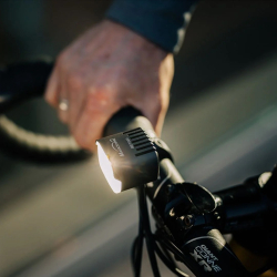 Lampka rowerowa przednia MAGICSHINE Me 2000