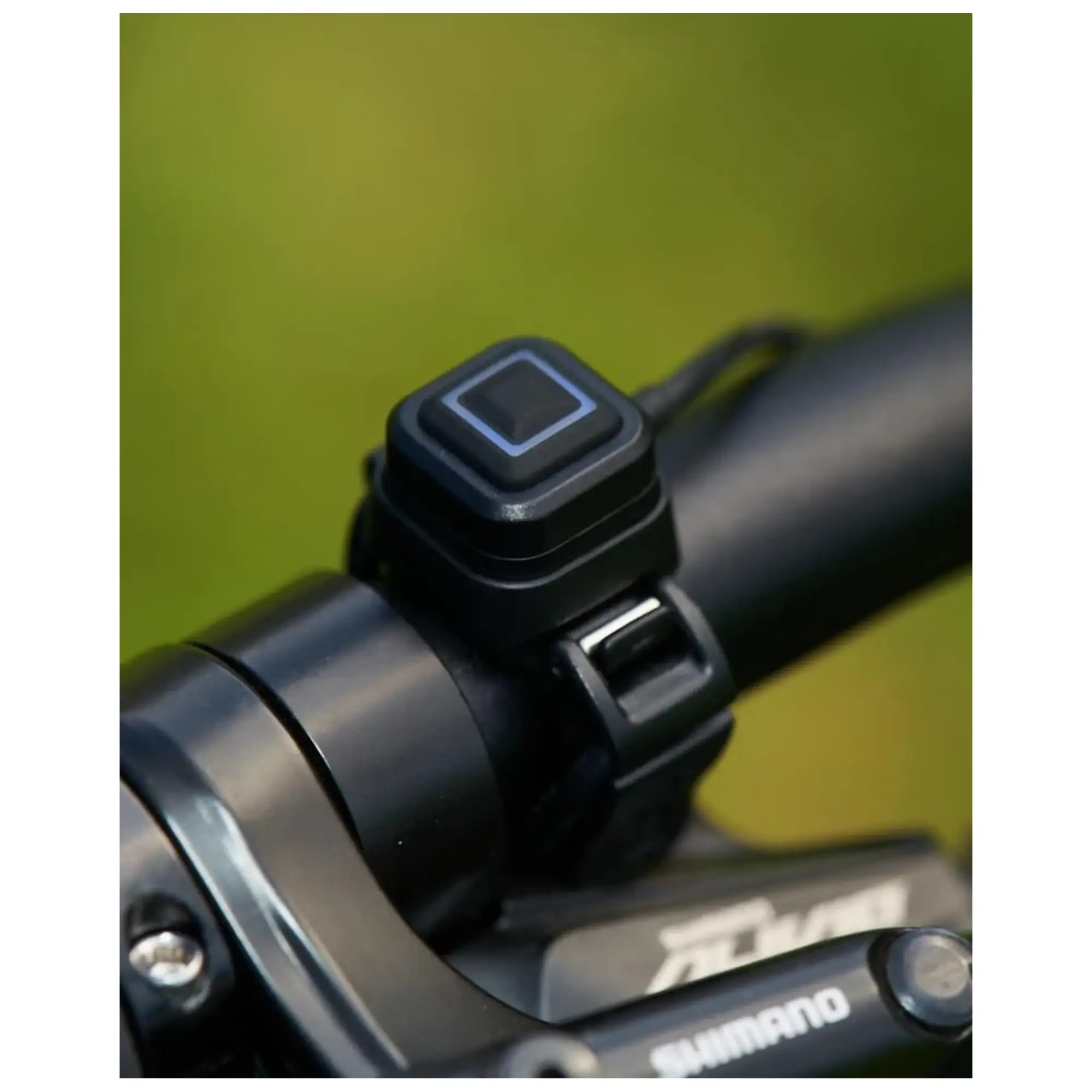 Lampka rowerowa przednia KNOG Blinder E 1300