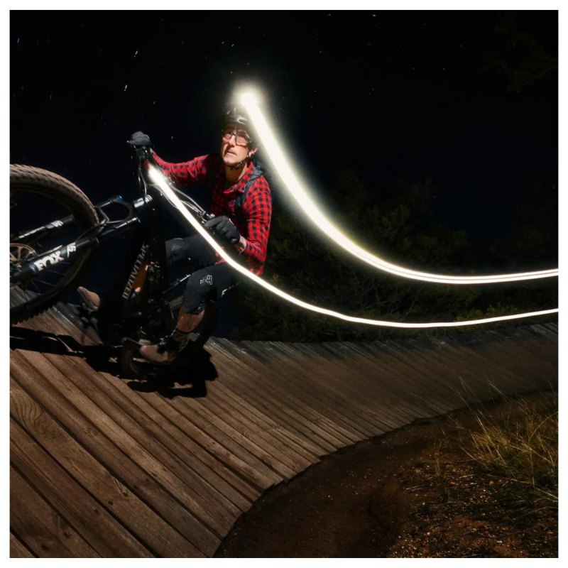 Lampka rowerowa przednia KNOG Blinder E 2300