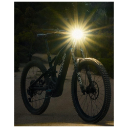 Lampka rowerowa przednia KNOG Blinder E 2300