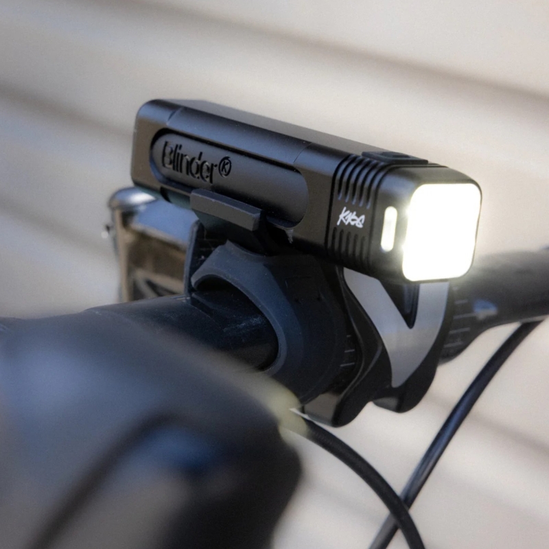 Lampka rowerowa przednia KNOG Blinder Pro 1000