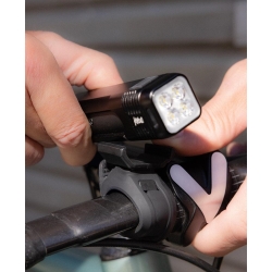 Lampka rowerowa przednia KNOG Blinder Pro 1000