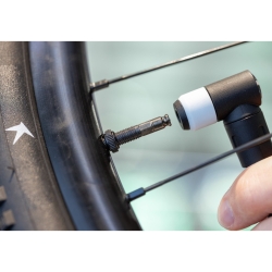 Zestaw SCHWALBE Clik Valve Conversion Set SV na SCV + głowica pompki