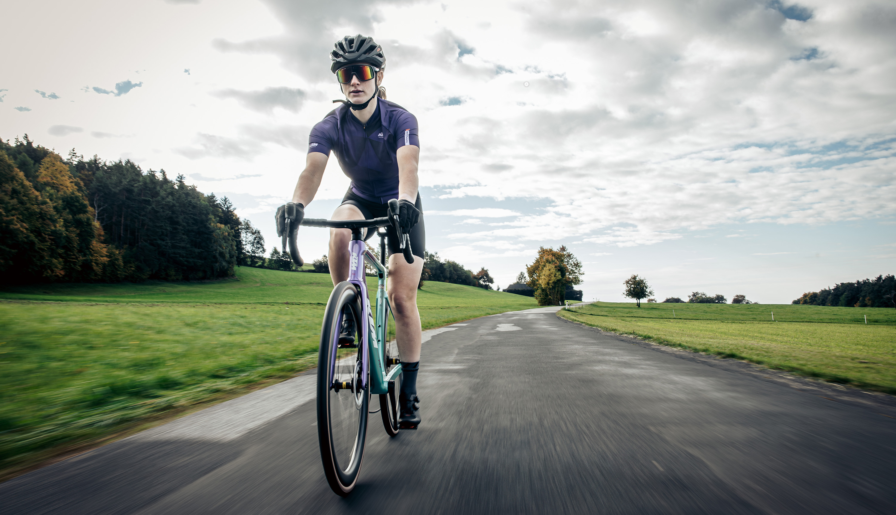 Rama aluminiowa czy karbonowa?