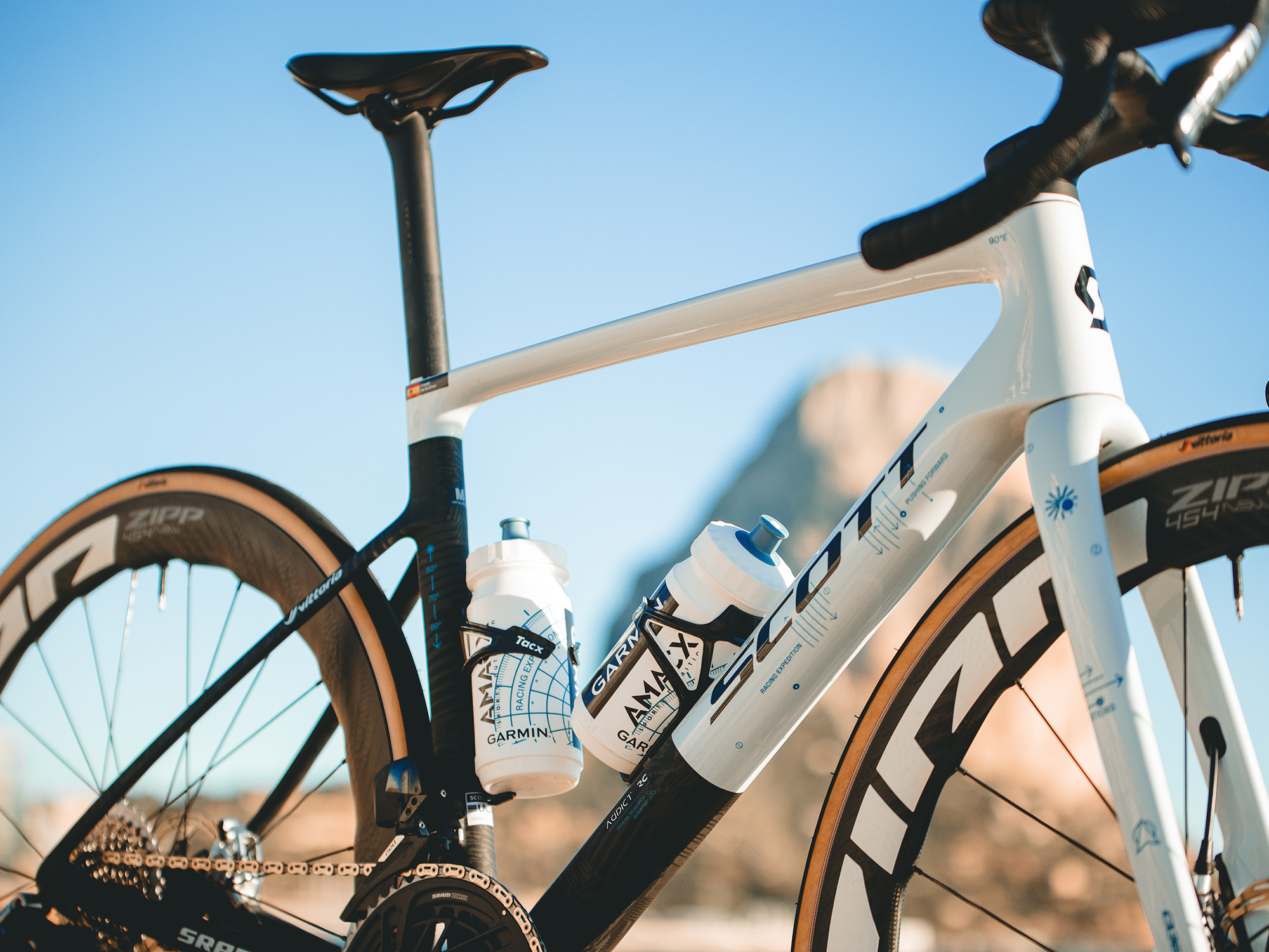 Nowy Addict RC dla drużyny Q36.5 Pro Cycling Team
